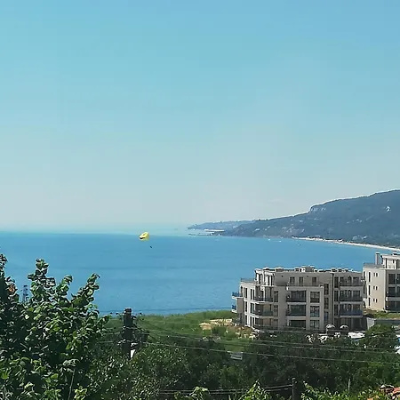 Black Sea Апартамент *
