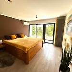 Black Sea Apartment *